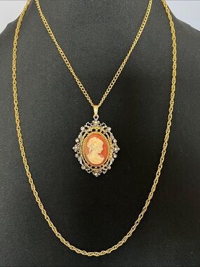 Vintage ART Arthur Pepper Cameo Pendant Necklace Gold Tone Victorian Filigree